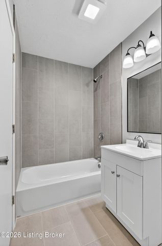 7106 Sun Valley Dr, Louisville, KY 40272