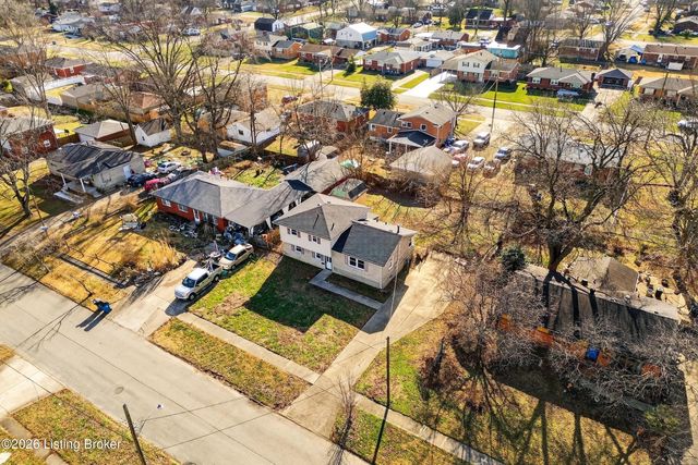 7106 Sun Valley Dr, Louisville, KY 40272