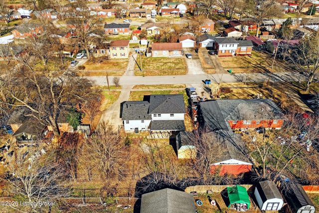 7106 Sun Valley Dr, Louisville, KY 40272