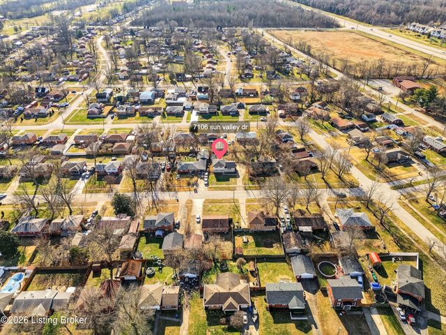 7106 Sun Valley Dr, Louisville, KY 40272