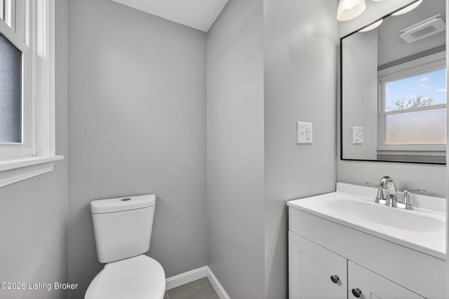 7106 Sun Valley Dr, Louisville, KY 40272