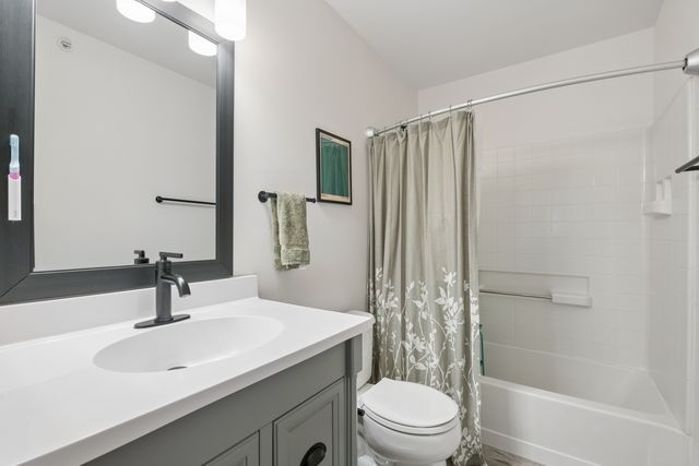 151 Lucerne Court 12-4, Wheeling, IL 60090