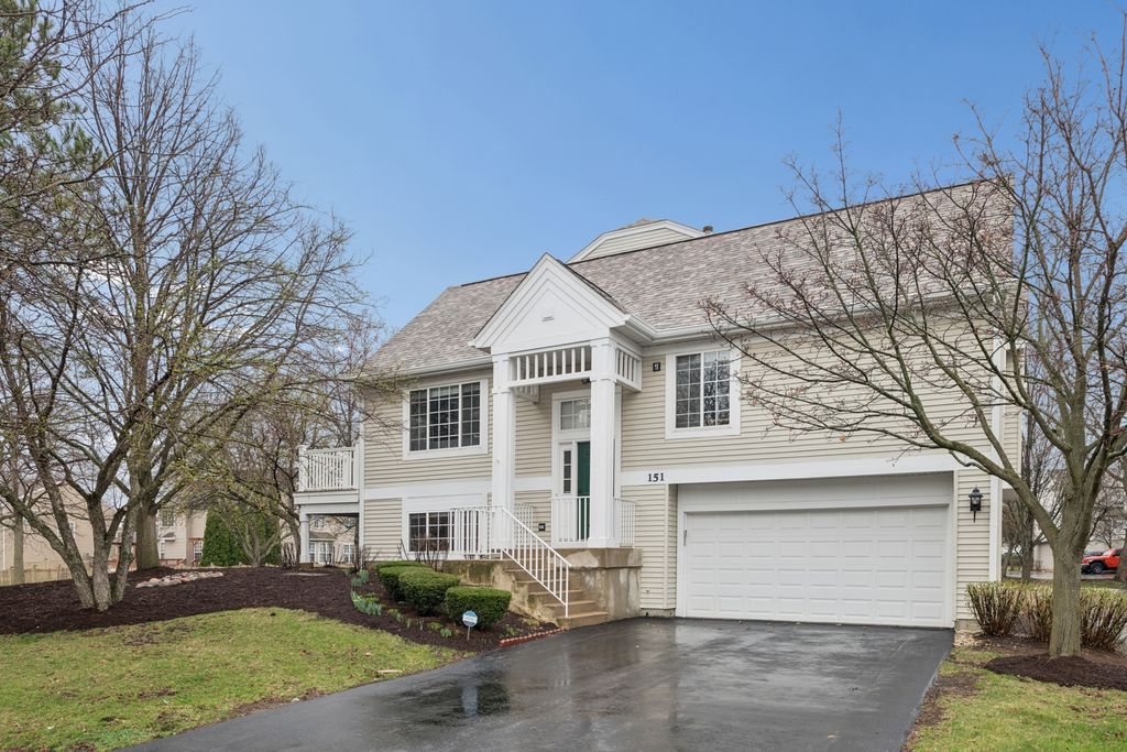 151 Lucerne Court 12-4, Wheeling, IL 60090