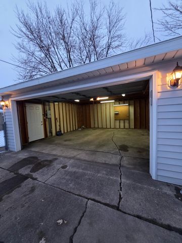 3241 Kenwood Street, Hammond, IN 46323