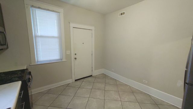 111 N Center Street 2R, Joliet, IL 60435