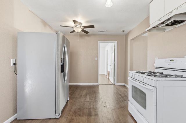 621 Poplar St, Oakdale, CA 95361