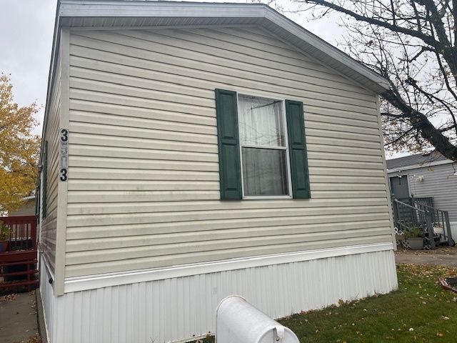 3503 Elaine Avenue, Park City, IL 60085