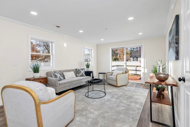 15 Pinewood Rd, Tewksbury, MA 01876