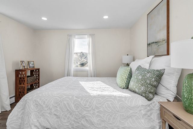 15 Pinewood Rd, Tewksbury, MA 01876