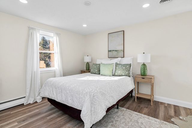 15 Pinewood Rd, Tewksbury, MA 01876