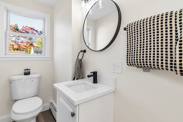 15 Pinewood Rd, Tewksbury, MA 01876