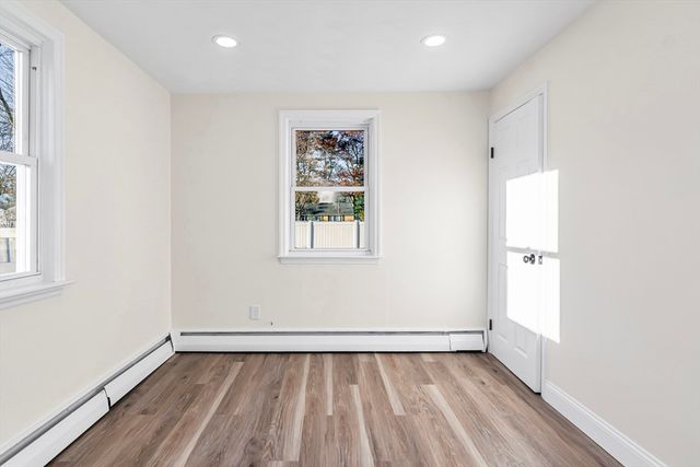 15 Pinewood Rd, Tewksbury, MA 01876