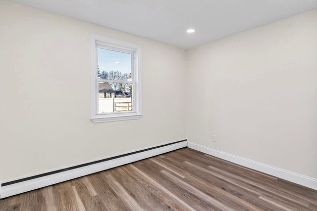 15 Pinewood Rd, Tewksbury, MA 01876