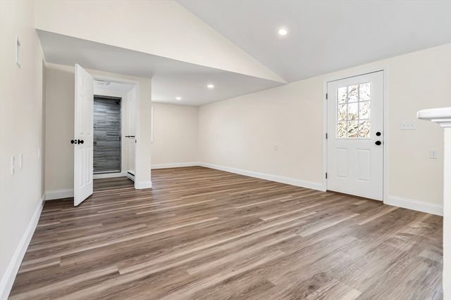 15 Pinewood Rd, Tewksbury, MA 01876