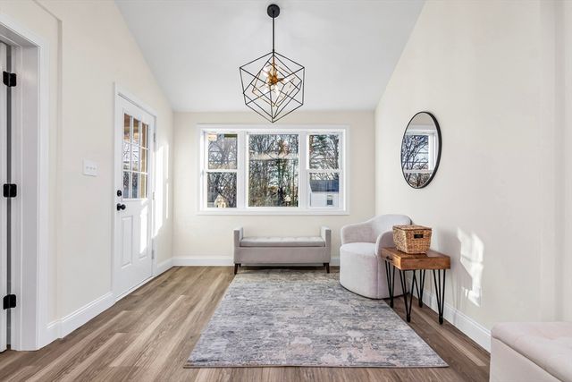 15 Pinewood Rd, Tewksbury, MA 01876