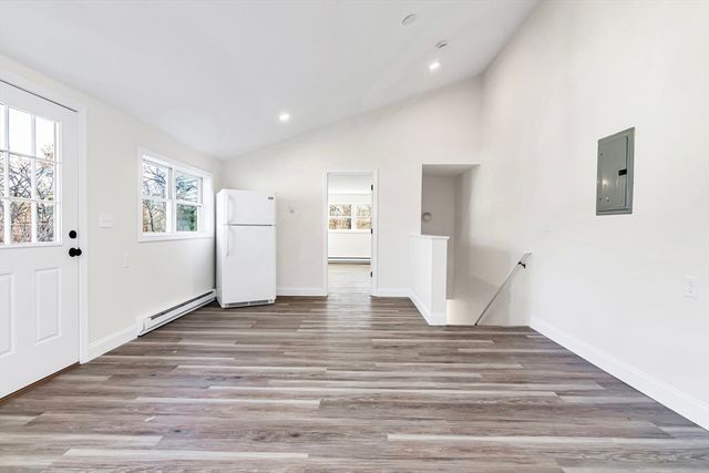 15 Pinewood Rd, Tewksbury, MA 01876