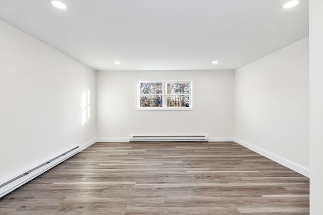 15 Pinewood Rd, Tewksbury, MA 01876