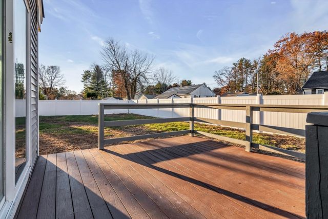 15 Pinewood Rd, Tewksbury, MA 01876