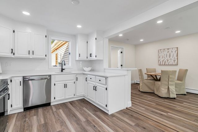 15 Pinewood Rd, Tewksbury, MA 01876