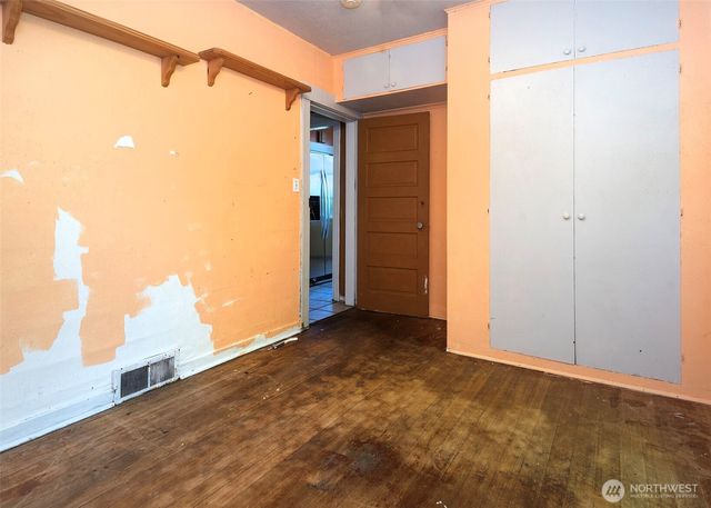 2214 N 60th Street, Seattle, WA 98103