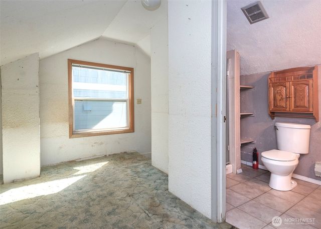 2214 N 60th Street, Seattle, WA 98103