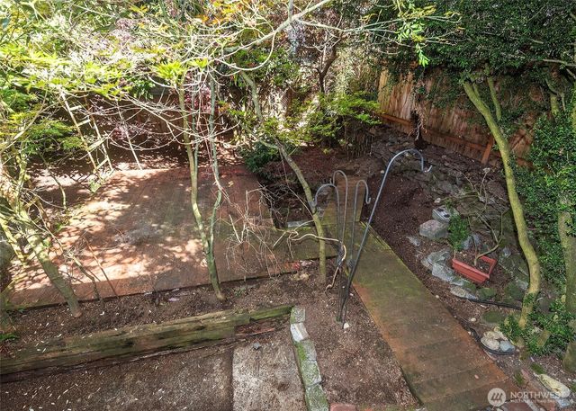 2214 N 60th Street, Seattle, WA 98103