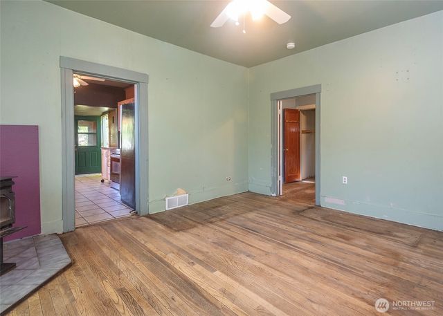 2214 N 60th Street, Seattle, WA 98103