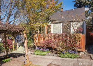 2214 N 60th Street, Seattle, WA 98103