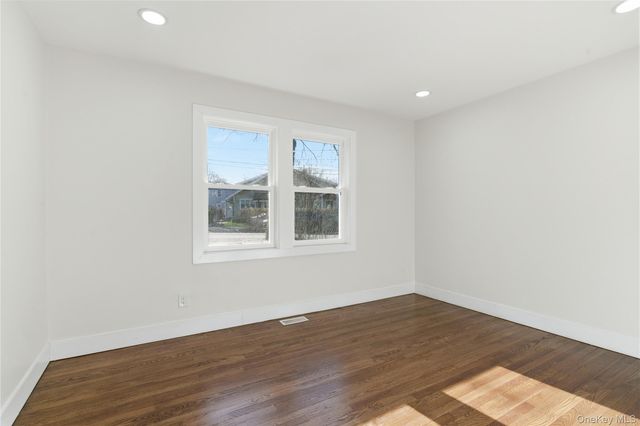 18 Maple Place, Huntington, NY 11743