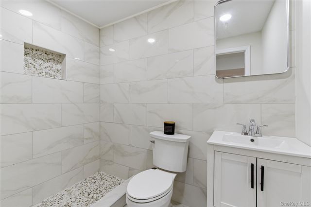 18 Maple Place, Huntington, NY 11743