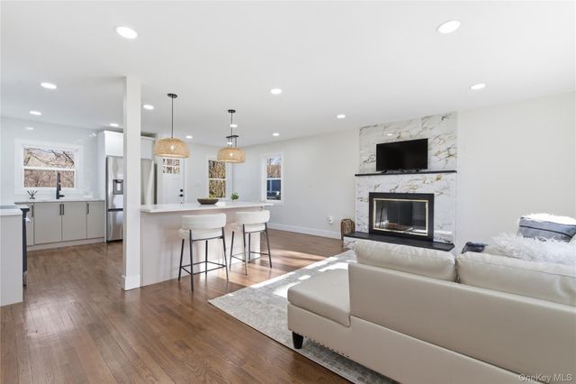 18 Maple Place, Huntington, NY 11743