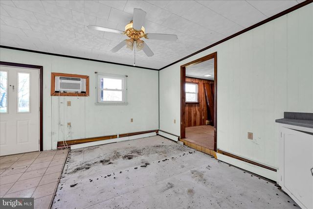 83 SILVERTOWN RD, Jonestown, PA 17038