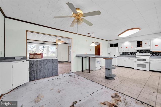 83 SILVERTOWN RD, Jonestown, PA 17038
