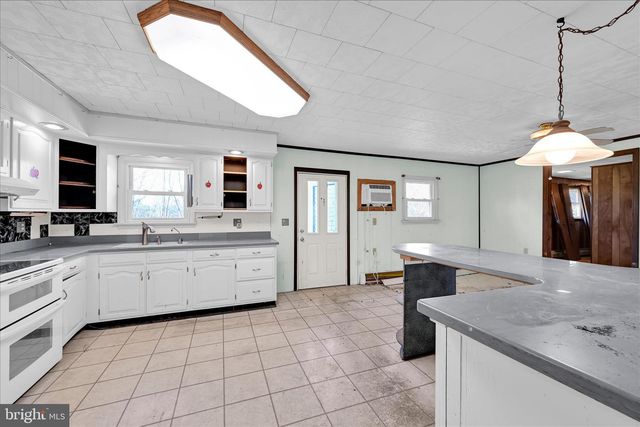 83 SILVERTOWN RD, Jonestown, PA 17038