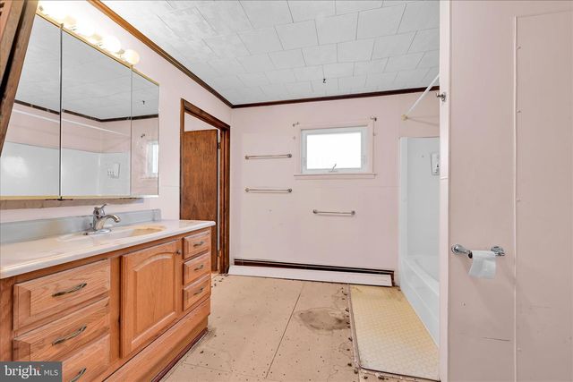83 SILVERTOWN RD, Jonestown, PA 17038