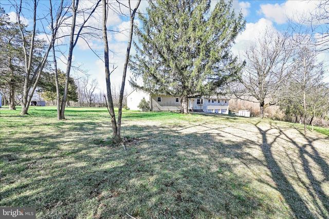 83 SILVERTOWN RD, Jonestown, PA 17038