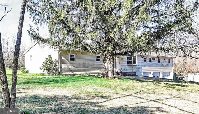 83 SILVERTOWN RD, Jonestown, PA 17038