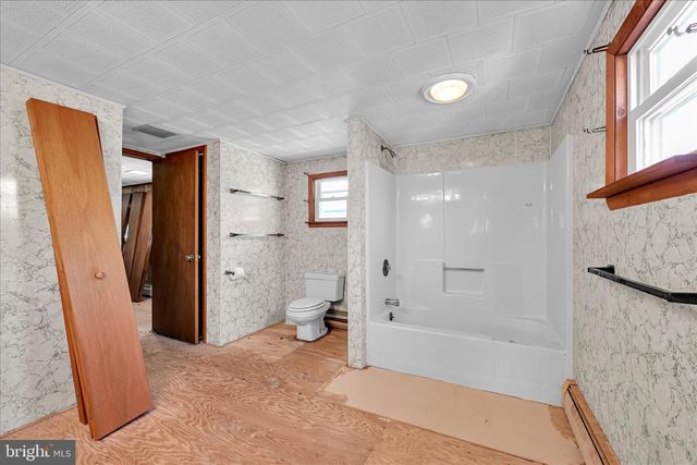 83 SILVERTOWN RD, Jonestown, PA 17038