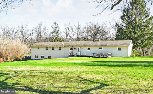 83 SILVERTOWN RD, Jonestown, PA 17038