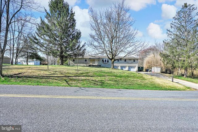 83 SILVERTOWN RD, Jonestown, PA 17038