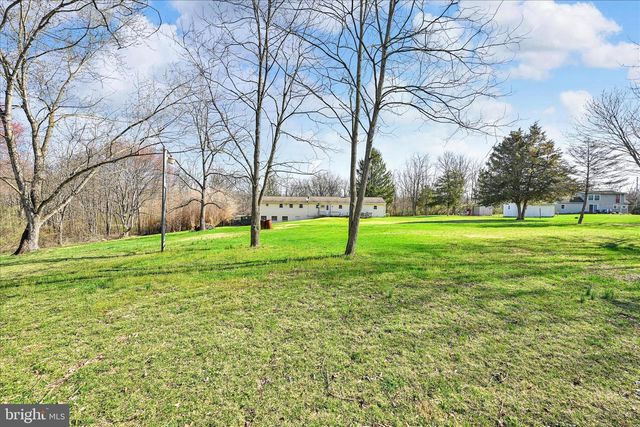 83 SILVERTOWN RD, Jonestown, PA 17038