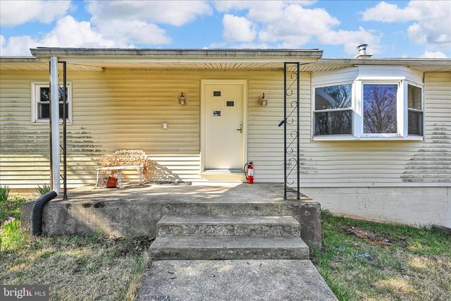 83 SILVERTOWN RD, Jonestown, PA 17038