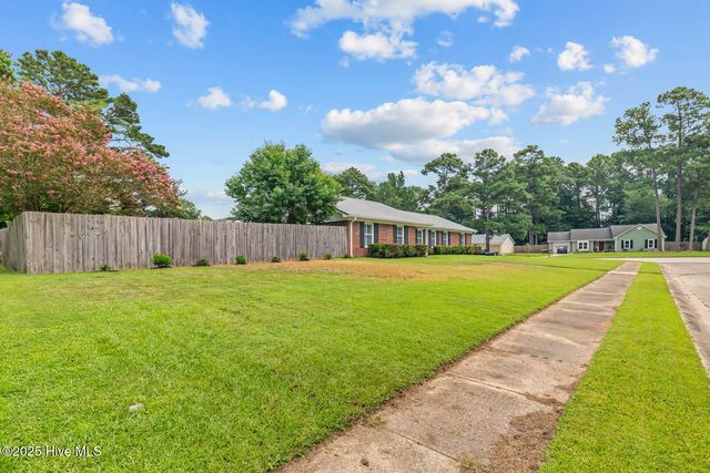 120 Silver Leaf Drive, Jacksonville, NC 28546