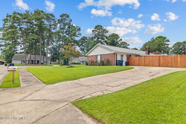 120 Silver Leaf Drive, Jacksonville, NC 28546