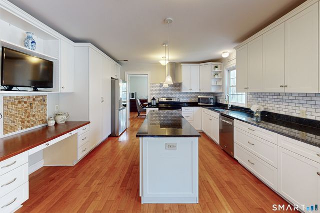 16-A Westview Trail, New Fairfield, CT 06812