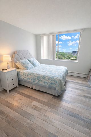 40 N Tower Road 6G, Oak Brook, IL 60523