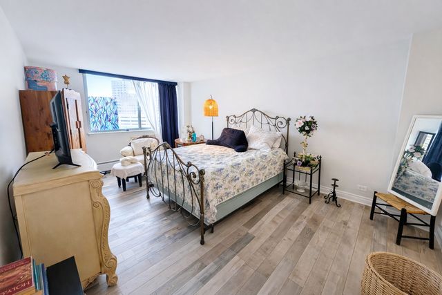 40 N Tower Road 6G, Oak Brook, IL 60523