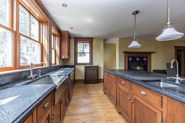 29 Gorham St, Chelmsford, MA 01824