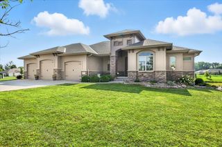 5121 COUNCIL POINTE Road, Council Bluffs, IA 51503