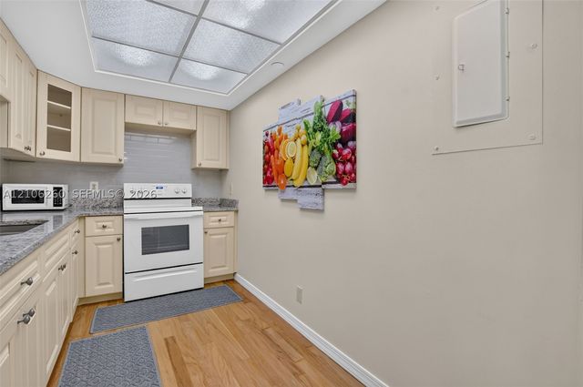 5951 Wellesley Park Dr 508, Boca Raton, FL 33433